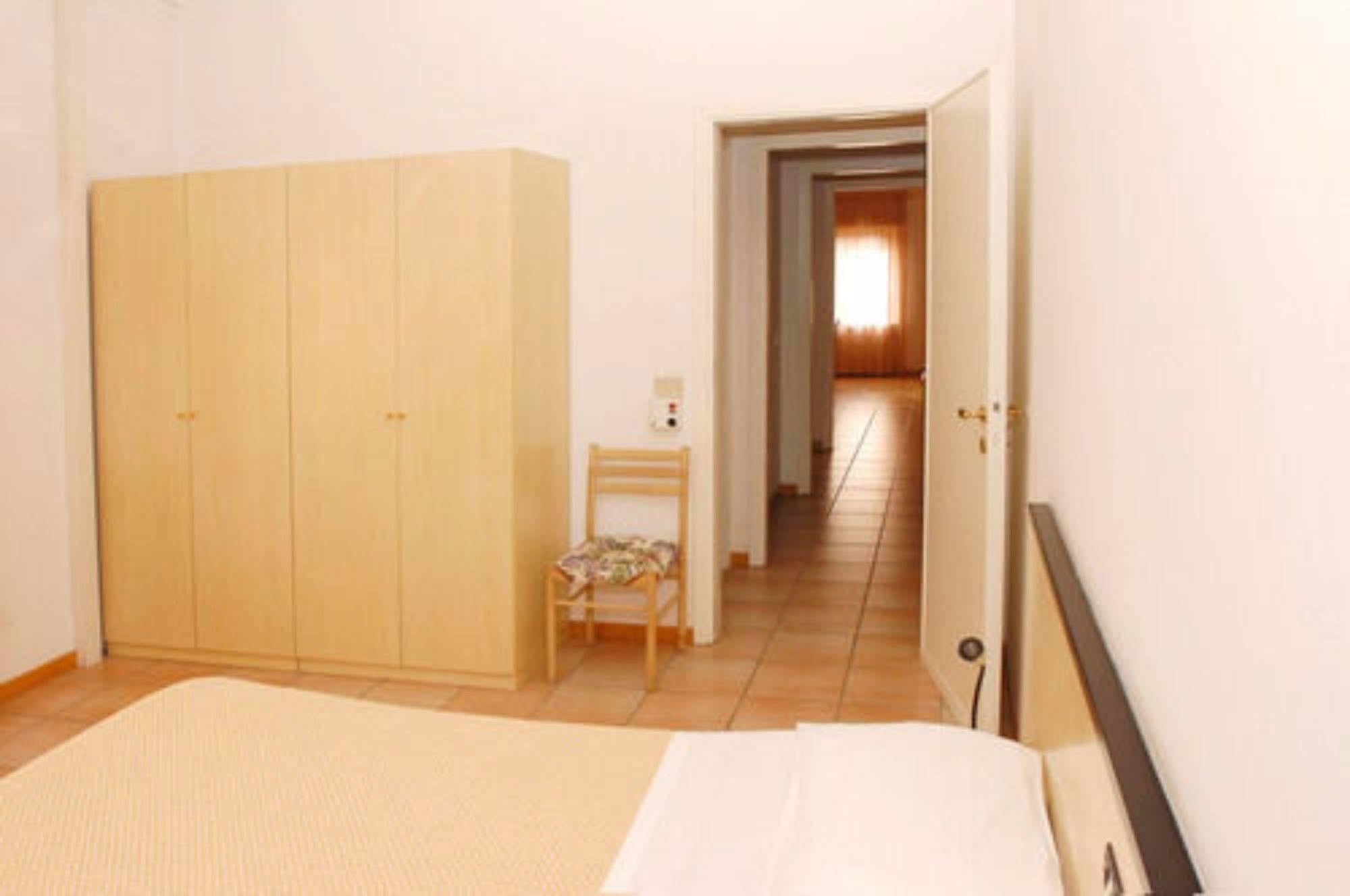 Residence Liberty Parma Luaran gambar